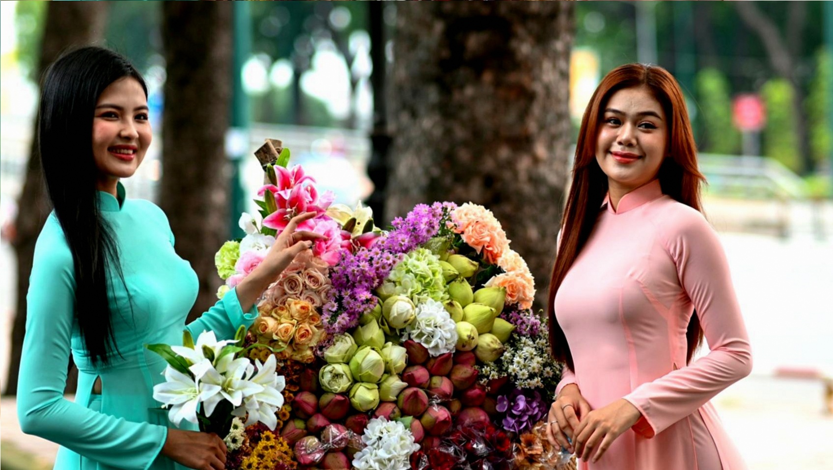 Floral arrangement at a live event by Prizelio